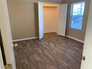 215 Dean Ct, Granbury, TX 76049 - photo 4