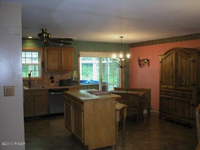 154 Arbutus Ln, Milford, PA 18337 - photo 4