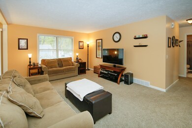 9058 Hobbit Cir, Kalamazoo, MI 49009 - photo 2