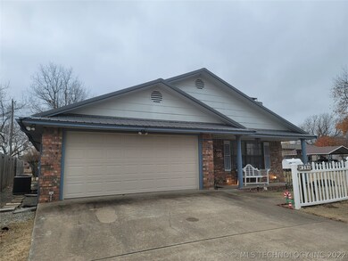 428 E Elm Ave, Eufaula, OK 74432 - photo 3