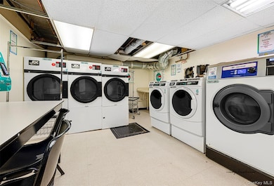 73-44 Austin St unit 5S, Forest Hills, NY 11375 - photo 3