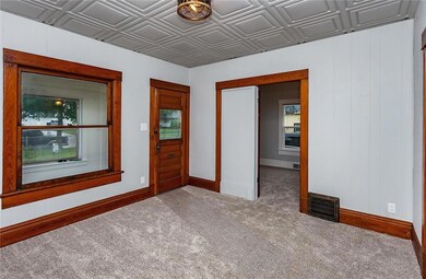 2526 Capitol Ave, Des Moines, IA 50317 - photo 5