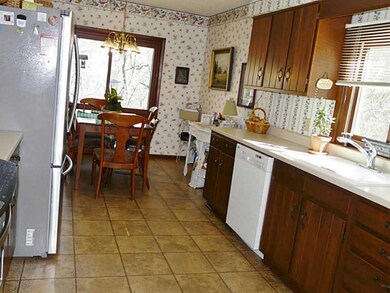 231 Mill Stream Ln, Anderson, IN 46011 - photo 2