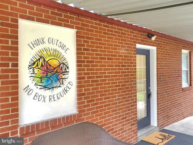 802 Tritapoe Dr, Knoxville, MD 21758 - photo 5