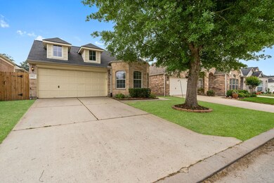 15922 Cottage Ivy Cir, Tomball, TX 77377 - photo 2