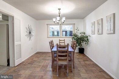 4609 Tara Dr, Fairfax, VA 22032 - photo 6