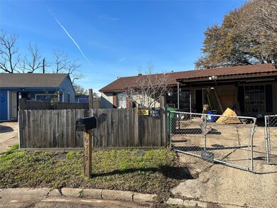 2912 Charter Oaks Dr, Houston, TX 77093 - photo 2