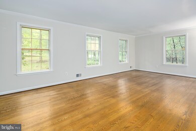 15101 Spring Meadows Dr, Germantown, MD 20874 - photo 5