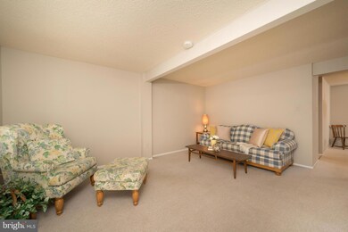 8667 Rising Creek Ct, Springfield, VA 22153 - photo 3