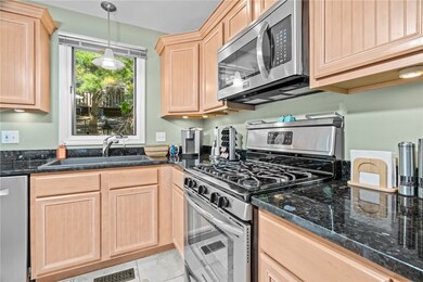 165 Holland St unit 25, Cranston, RI 02920 - photo 5