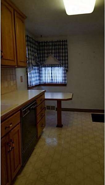 Kitchen Eat in kitchen