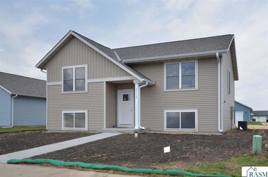 2113 Lunden St, Saint Peter, MN 56082 - photo 3