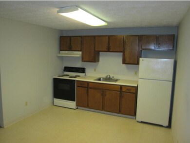 535 Calef Rd unit 15, Manchester, NH 03103 - photo 5