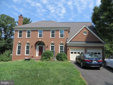 4725 Rippling Pond Dr, Fairfax, VA 22033 - photo 2