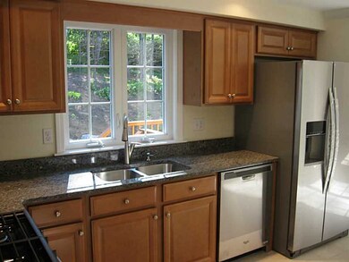 3 Susan Ln, Bellingham, MA 02019 - photo 6