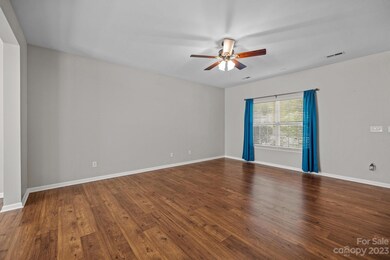 3253 Wicklow Ln, Clover, SC 29710 - photo 4