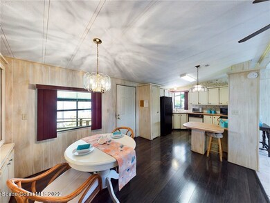 Dining to Kitchen