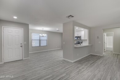 8529 E Lakeview Ave-8