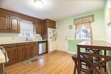 10 Violet Rd, Burlington, MA 01803 - photo 7