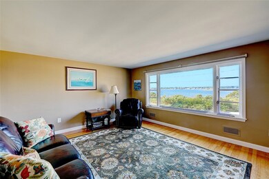 134 Waterview Ave, Riverside, RI 02915 - photo 4