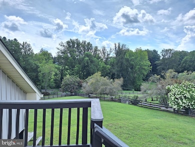 9078 NW Barn Apt. Knoll Run, Marshall, VA 20115 - photo 2