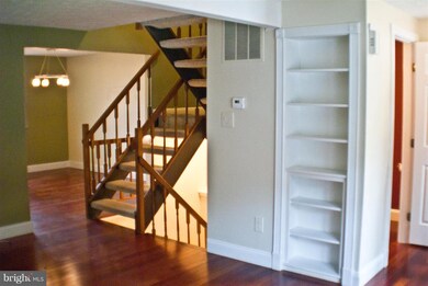 11527 Underoak Ct, Reston, VA 20191 - photo 5