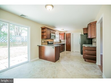 142 Pheasant Ln, Willingboro, NJ 08046 - photo 7