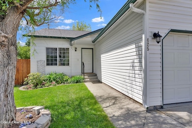 2-web-or-mls-SkyLight - RMG-32