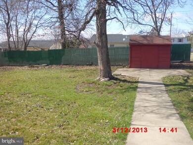 305 Walton St, Strasburg, VA 22657 - photo 4