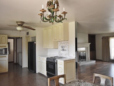 526 E Fuller St, Tahlequah, OK 74464 - photo 7