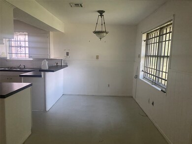 10518 Bretton Dr, Houston, TX 77016 - photo 3