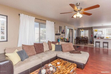 Family Rm to Kitchen