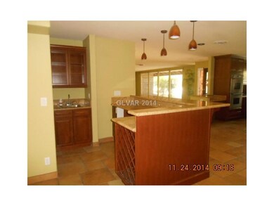 3771 Meadowcrest Dr, Las Vegas, NV 89121 - photo 7