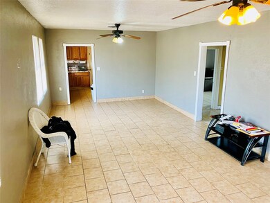 207 Coronado St, Houston, TX 77009 - photo 4