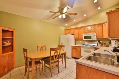 147 N Heather Ln, Crown Point, IN 46307 - photo 4