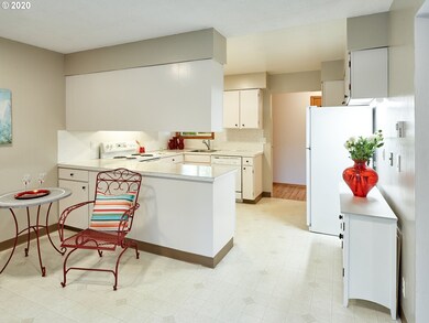 648 N Dahlia Place, Canby, OR 97013 - photo 6