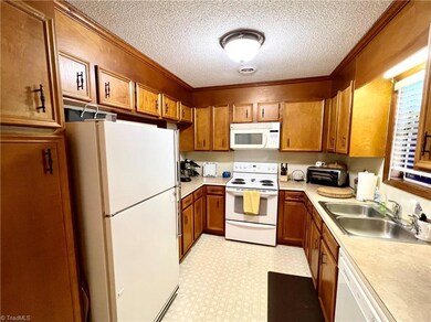 1004 Aspen Trail Winston Salem NC 27106