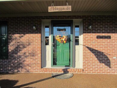Welcoming entrance with Ceramic tile as you enter.