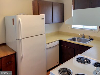 2562 Fox Ridge Ct unit 38, Woodbridge, VA 22192 - photo 6