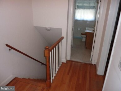 7521 Hillsway Ave, Parkville, MD 21234 - photo 3