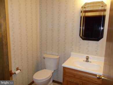 1715 Mount Aetna Rd, Hagerstown, MD 21742 - photo 4