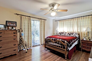 810 Riedel Dr, Houston, TX 77024 - photo 5