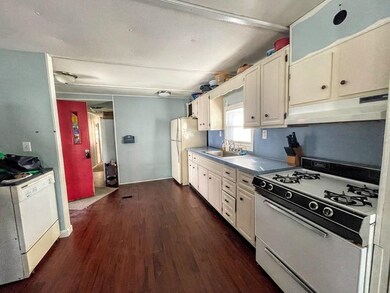 239 Ayer Rd unit 37, Littleton, MA 01460 - photo 5