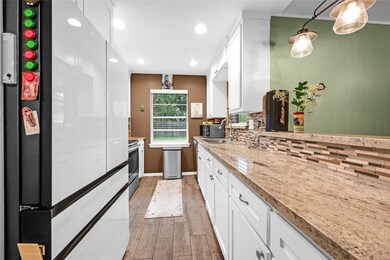 1503 Alta Vista Dr, Alvin, TX 77511 - photo 7