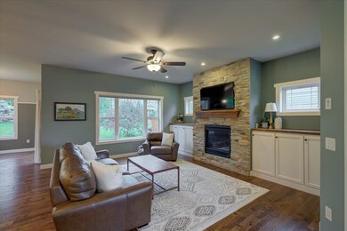 5222 Ninebark Dr, Fitchburg, WI 53711 - photo 7