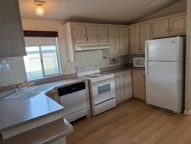 205 S Higley Rd unit 32, Mesa, AZ 85206 - photo 6