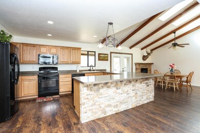 Kitchen & Dining Room
