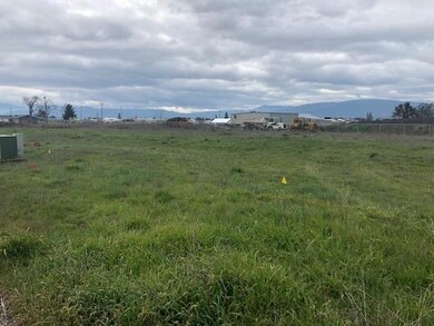 406 Mutiny Way, Medford, OR 97501 - photo 2