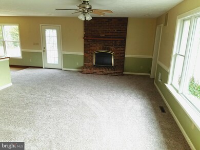 21090 Winters Ln unit 1, Leonardtown, MD 20650 - photo 4