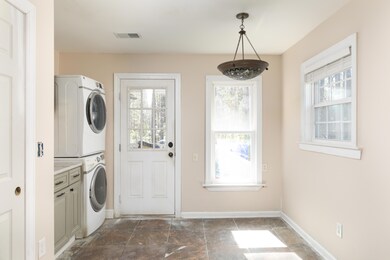 13-3332 Queensgate-MLS